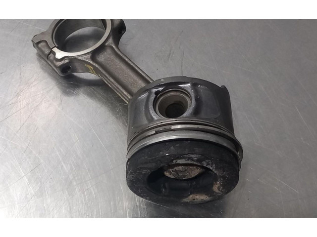 Поршень с шатуном 7657H Dacia Logan II