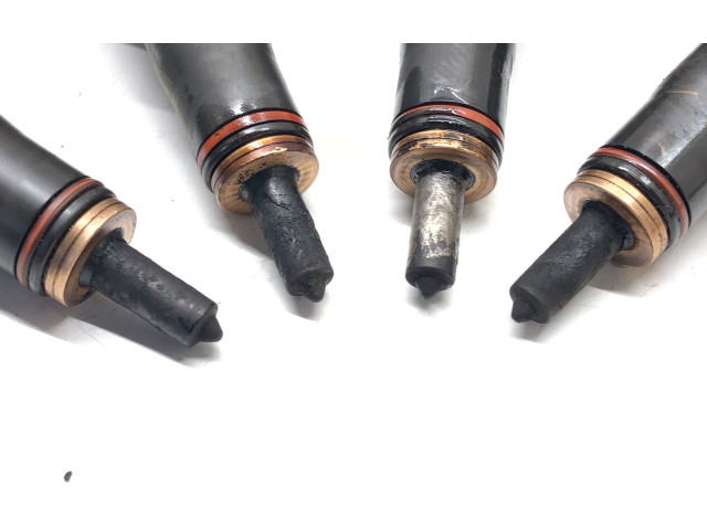 Комплект форсунок 038130073AG Audi A3 S3 8P