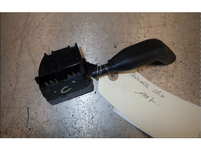 Ручка стеклоочистителей 7700838984   Renault Clio I