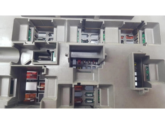 Pojistková skříňka 61149119445, 9119445 BMW 3 E92 E93 2006