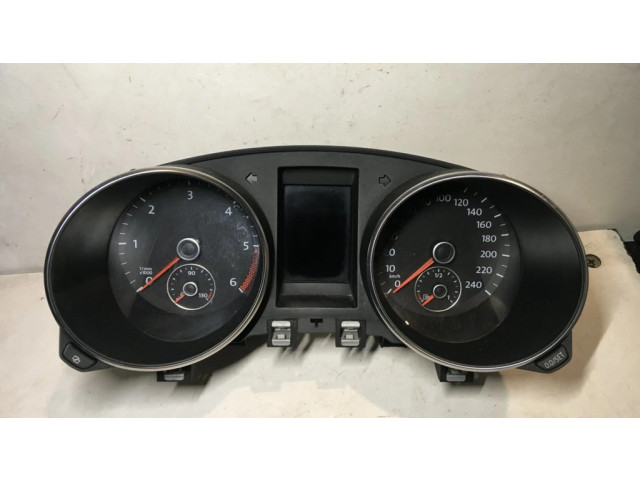 Панель приборов 5K0920860E Volkswagen Golf VI