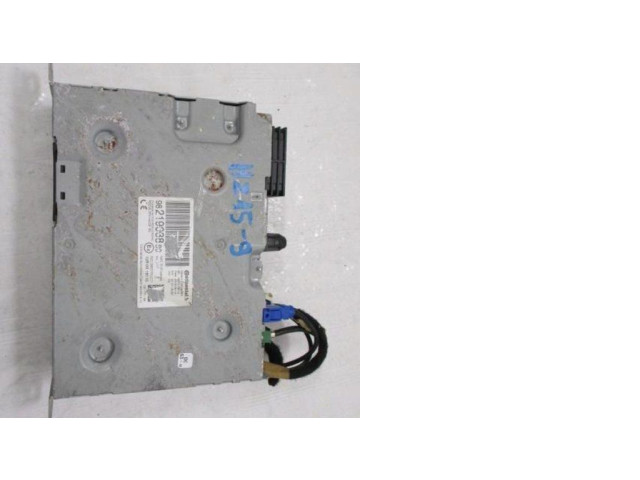 Радио/ проигрыватель CD/DVD / навигация