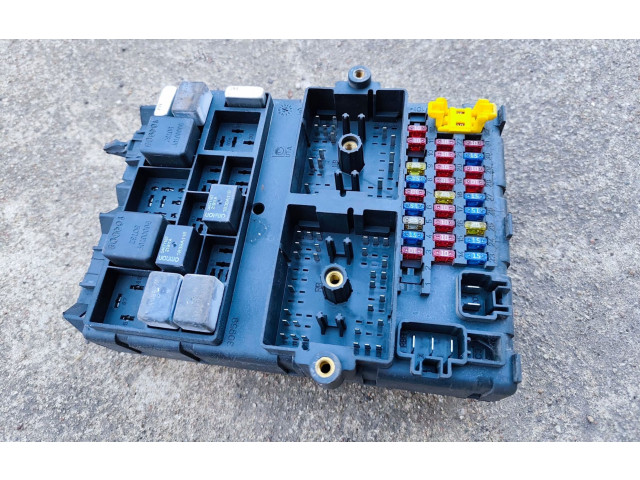 Блок предохранителей 56038406AK   Jeep Grand Cherokee (WJ)    