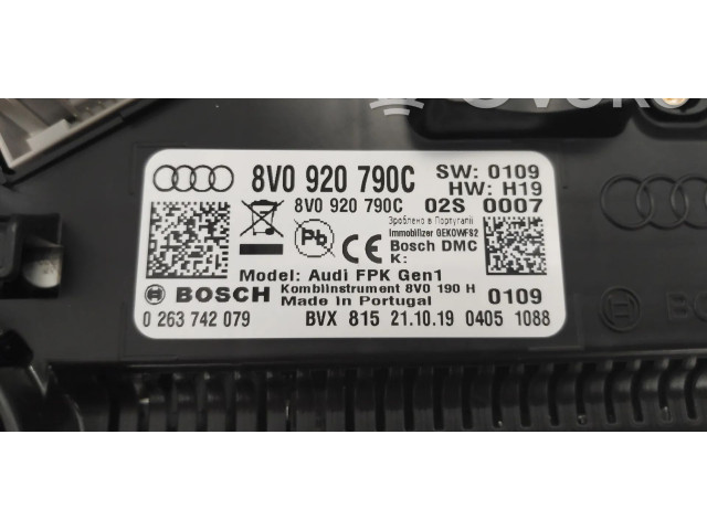 Панель приборов 8V0920790C Audi Q2 -
