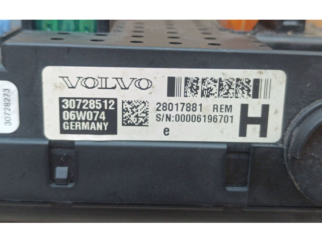 Блок предохранителей 30728512, 28017881   Volvo XC90    