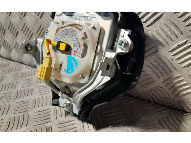 Подушка безопасности водителя 7030A217XA Mitsubishi Colt