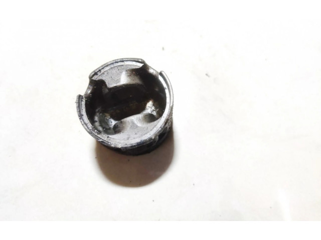  Поршень  79v101, m401  Volkswagen PASSAT B4  