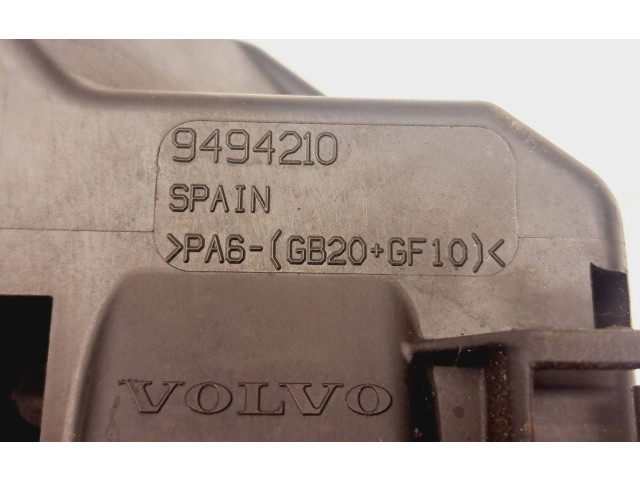 Блок предохранителей  9494210   Volvo V70    