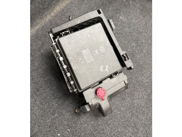 Pojistková skříňka 84044723, 7154093730 Chevrolet Camaro 2017