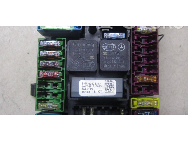 Блок предохранителей A2465400340 Mercedes-Benz A W176