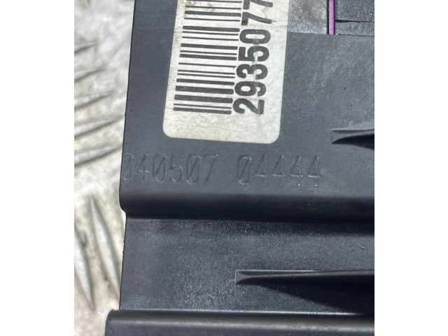 Блок предохранителей QE002, 040507 Audi A3 S3 A3 Sportback 8P