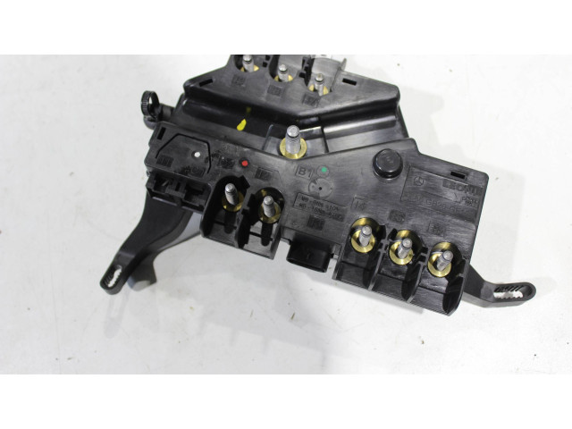 Pojistková skříňka A2225402550, P00105073 Mercede-Benz S W222 2015