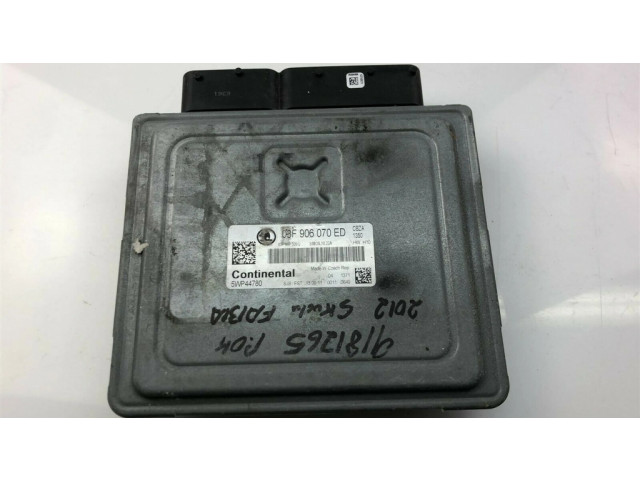 Блок управления 03F906070ED, G3002 Skoda Fabia Mk2 (5J)