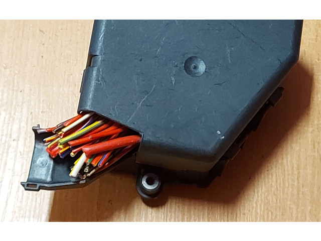 Блок предохранителей 8D2941824 Audi A6 S6 C6 4F