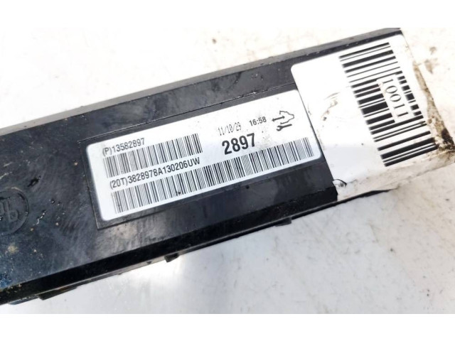   Pojistková skříňka 13582897, 13582897   Chevrolet Orlando 2011