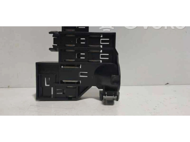 Pojistková skříňka Řídící jednotka BSM 4F0941824, 80884   Audi A6 S6 C6 4F 2004