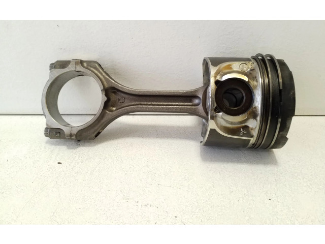 Поршень с шатуном 4n14 M174 Mitsubishi Outlander