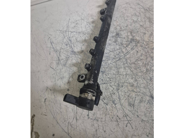 Vstřikovací lišta A6110780449, 32423587 Mercedes-Benz B W245