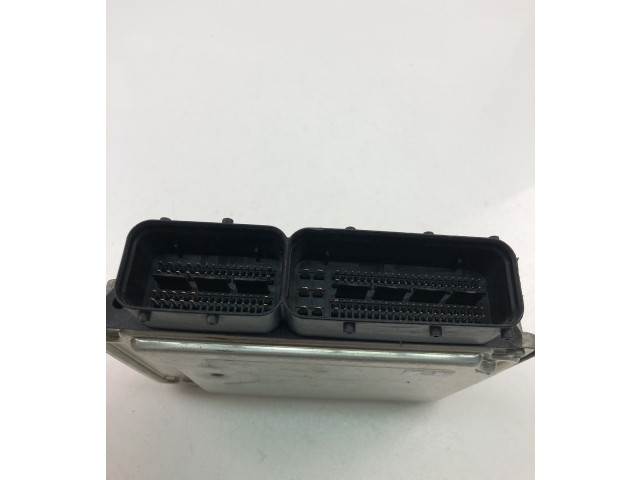 Řídící jednotka 03L906018NJ, 0281018139   Volkswagen Caddy 2010