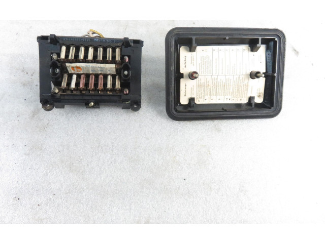 Блок предохранителей  1235400082, 1235400082   Mercedes-Benz W123    