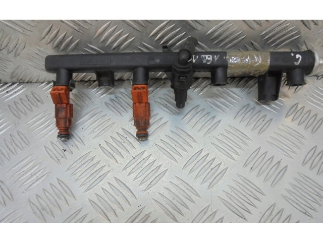 Топливная рампа Alfa Romeo 145 - 146