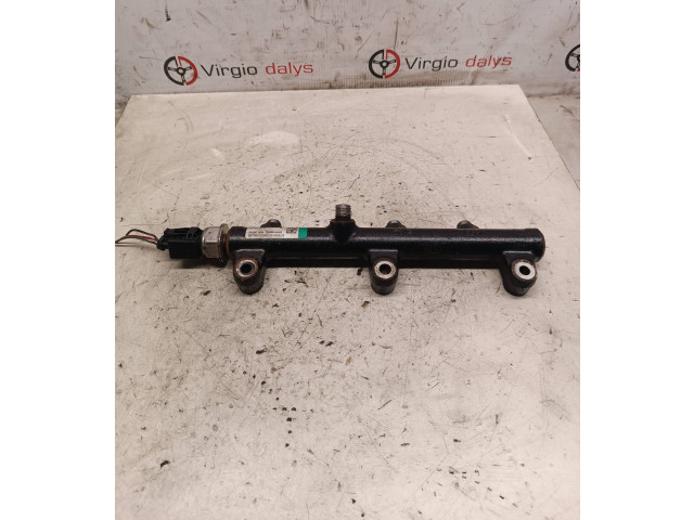 Vstřikovací lišta 315004X400, R9144Z100A   KIA Carnival     