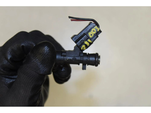 Vstřikovač Nissan Micra pro benzínový motor 1.4 CR12