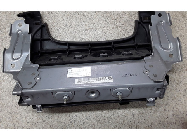 Подушка безопасности для колен 7030A31753 Mitsubishi Outlander