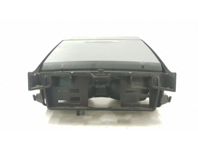 Передний держатель чашки