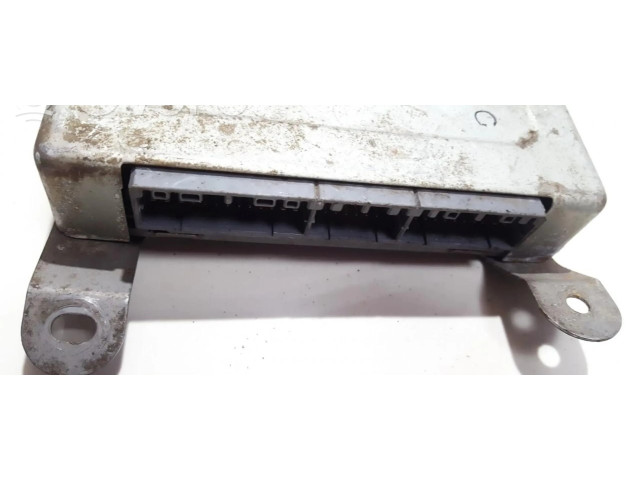 Блок управления двигателя Z57318881   Mazda 323