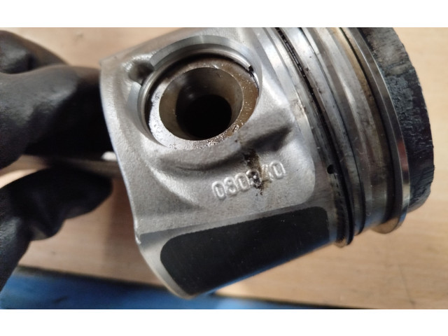  Поршень R9M415 080340  Renault Trafic III (X82)  