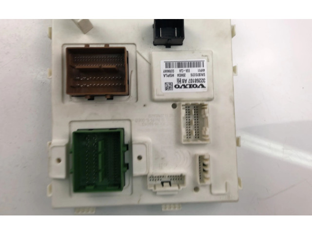 Блок предохранителей 32268107AB Volvo XC40