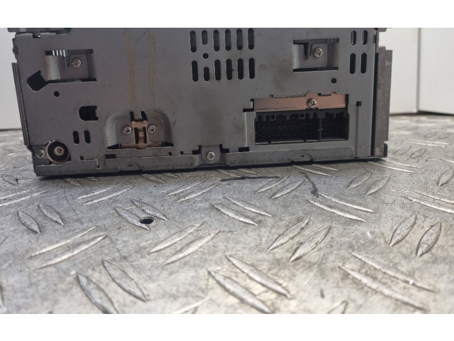 Радио/ проигрыватель CD/DVD / навигация