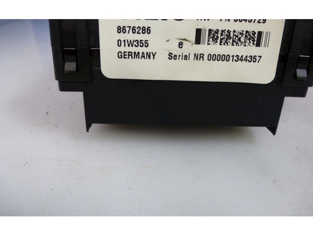 Блок предохранителей  8645729, 8645729   Volvo V70    