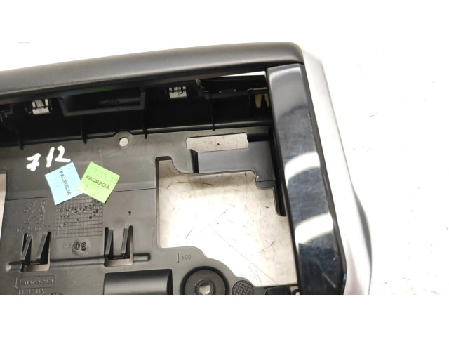 Дисплей    9672846077   Peugeot 2008 I