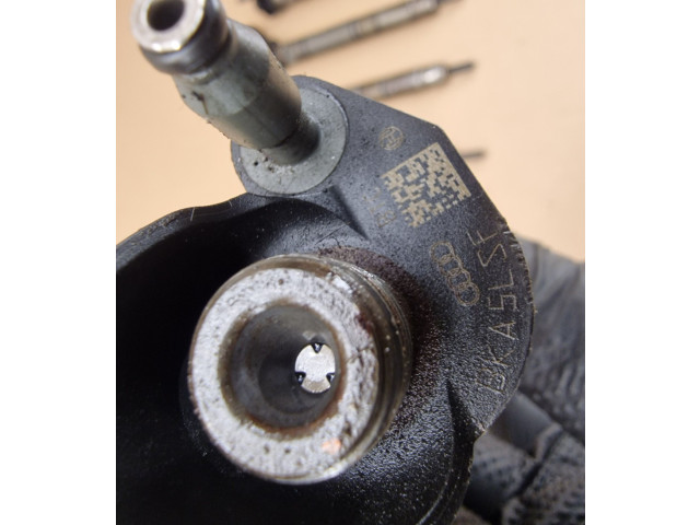 Vstřikovač 059130277, 059130277CC Audi A8 S8 D4 4H