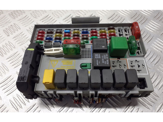 Pojistková skříňka 24412497 Opel Zfira A