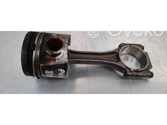 Píst Volkswagen Polo IV 9N3