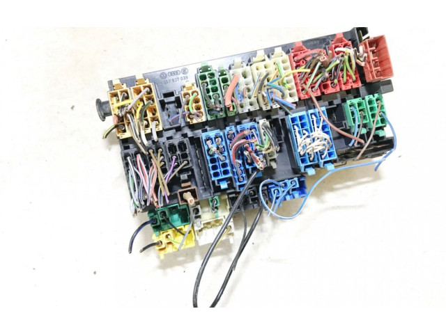 Pojistková skříňka 357937039 Volkswagen Vento 1995