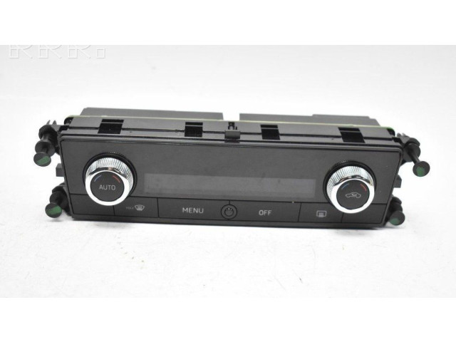 Радио/ проигрыватель CD/DVD / навигация