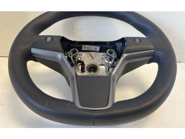 Руль Tesla Model 3 2017 - года 1490214CNB, 8002838