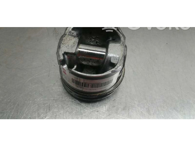 Поршень 03c903025f Skoda Rapid (NH)