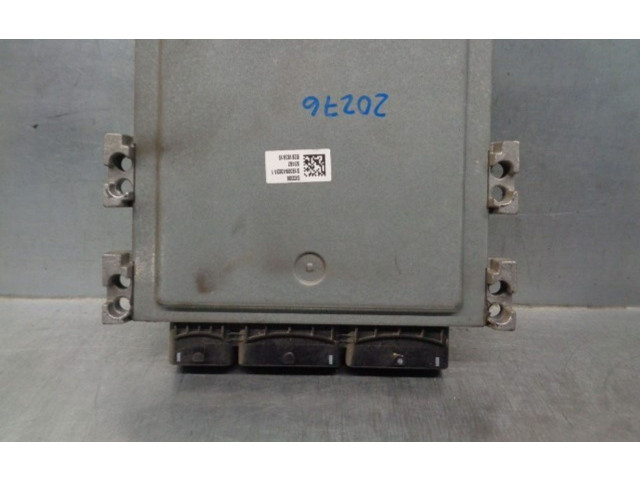 Блок управления двигателя 237102597R, S180095132A   Dacia Lodgy