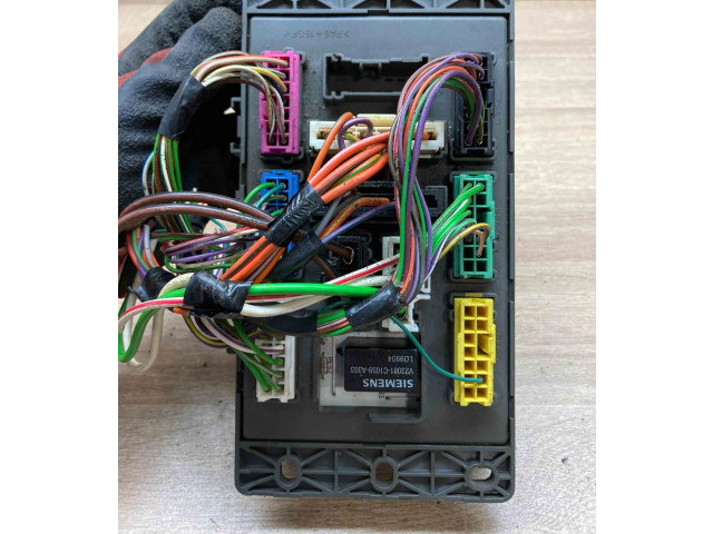 Vstřikovací lišta 518174404, V23081C1059A303 Rover 75