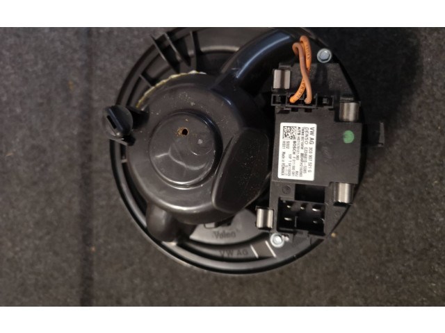 Блок предохранителей  1K1820015Q, F998922Q   Volkswagen PASSAT B7    