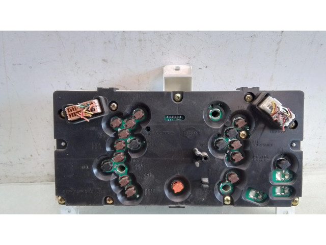 Přístrojová deska Nissan Almera Tino 2001