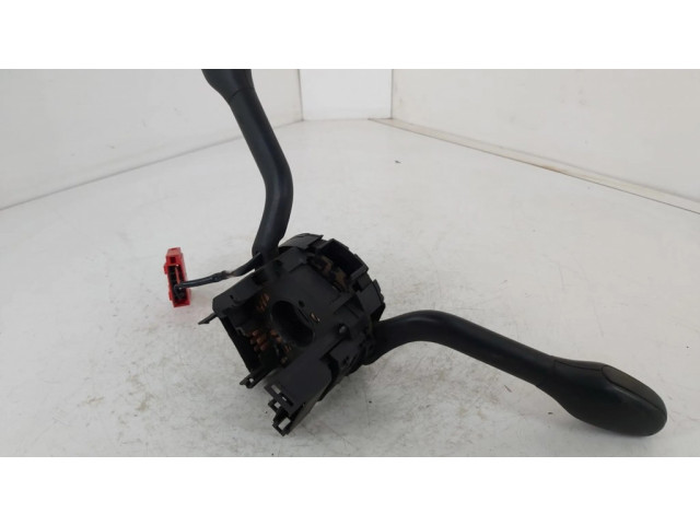 Мултифункционный включатель управления / ручка