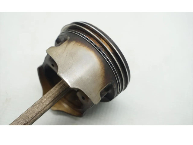 Поршень с шатуном Mitsubishi Galant