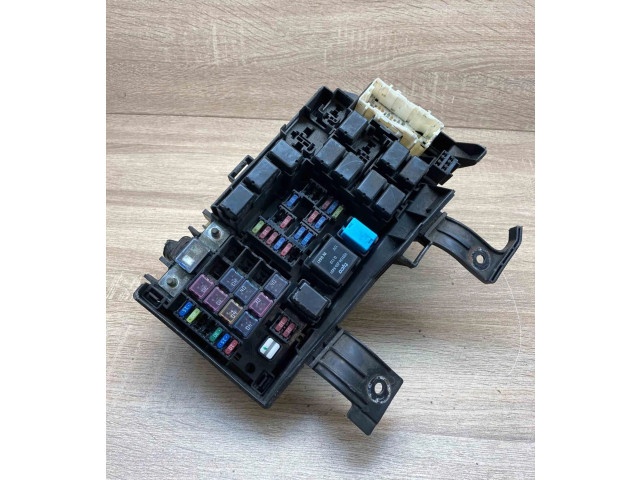 Pojistková skříňka V23134J59X431 Mazda 6 2002