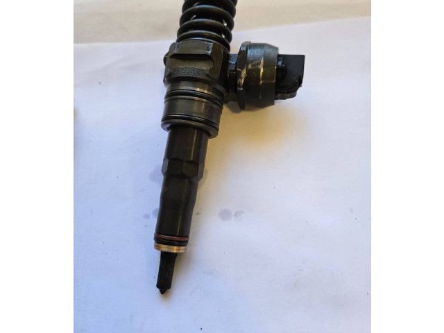 Форсунка 038130073bq    Volkswagen PASSAT B6   